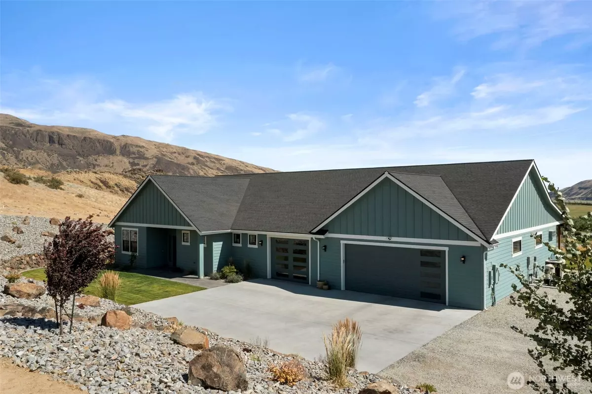 East Wenatchee, WA 98802,451 S Partridge LN