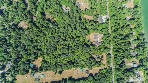 2650 S East Camano DR, Camano Island, WA 98282