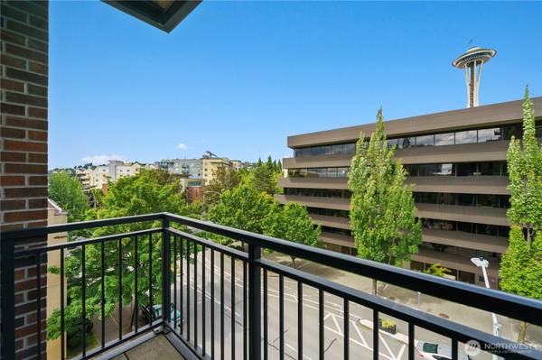2911 2nd AVE #524, Seattle, WA 98121