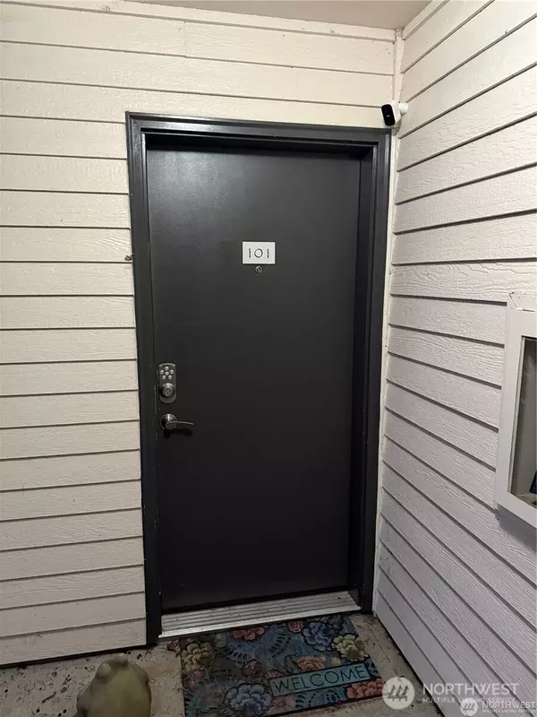 Federal Way, WA 98023,31500 33rd PL SW #U101