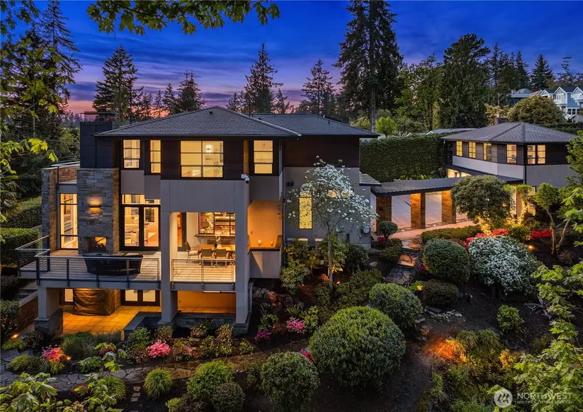 9632 Lake Washington BLVD NE, Bellevue, WA 98004