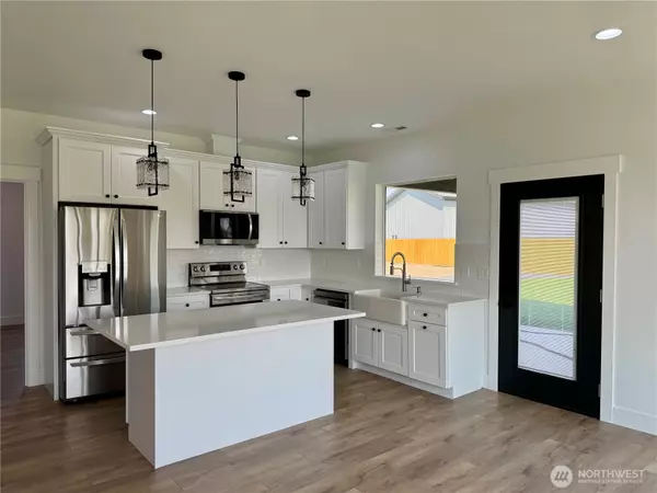 Moses Lake, WA 98837,2014 NE Melody LN