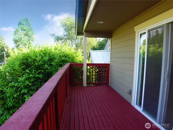 Seattle, WA 98126,5451 SW 32nd AVE