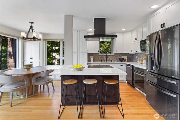 530 W Olympic PL #407, Seattle, WA 98119