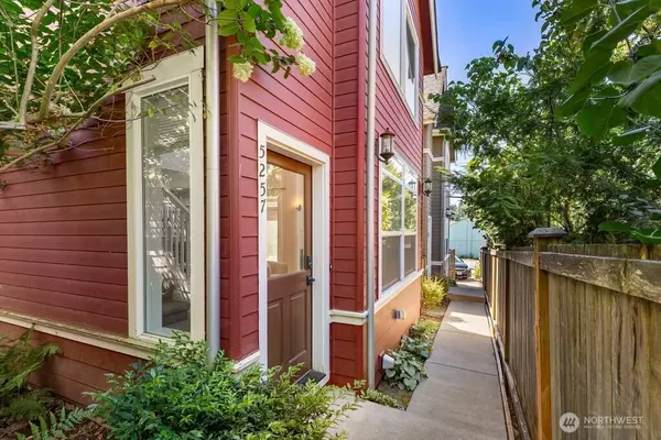 5257 23rd AVE SW, Seattle, WA 98106
