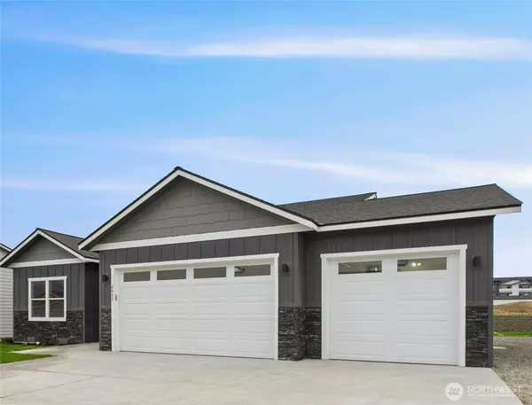2435 Noah ST SE, East Wenatchee, WA 98802
