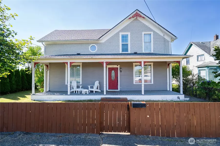 522 10th Street, Hoquiam, WA 98550