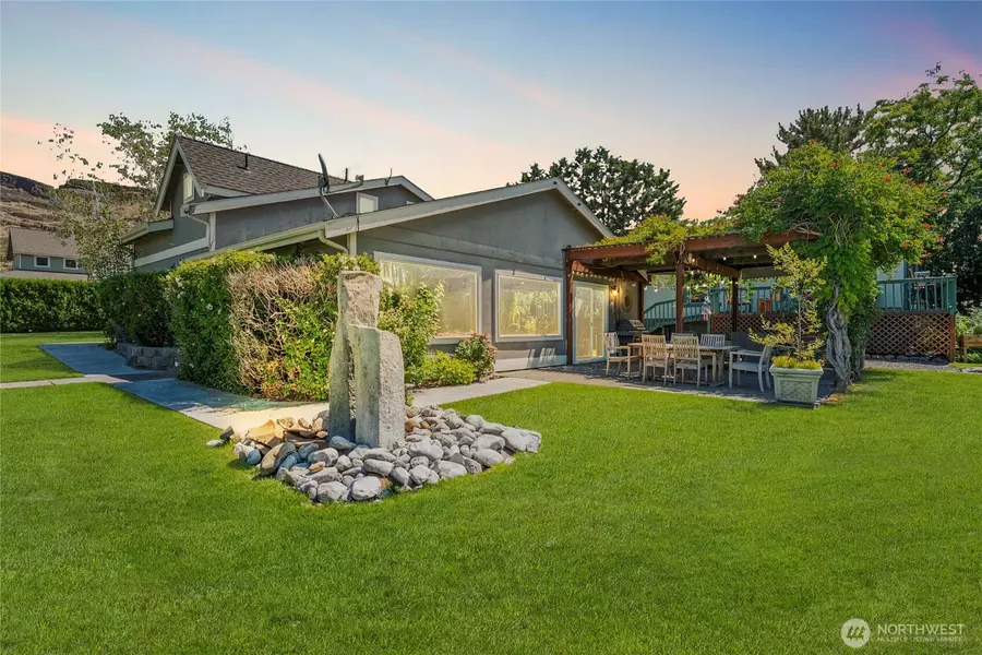 25203 Community ST SW, Quincy, WA 98848