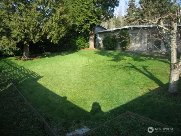 Bellevue, WA 98007,427 155th AVE SE