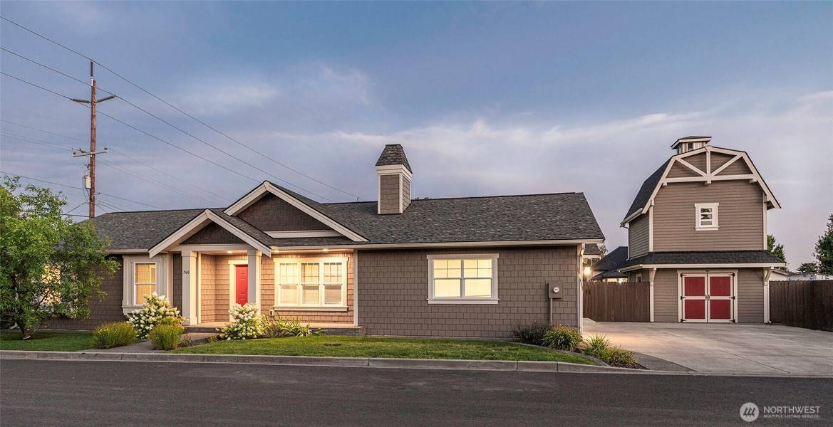 746 NE Sedona LN, College Place, WA 99324