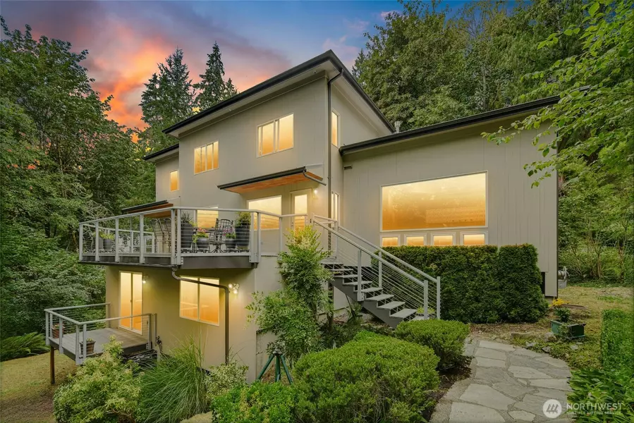 15912 252nd AVE SE, Issaquah, WA 98027