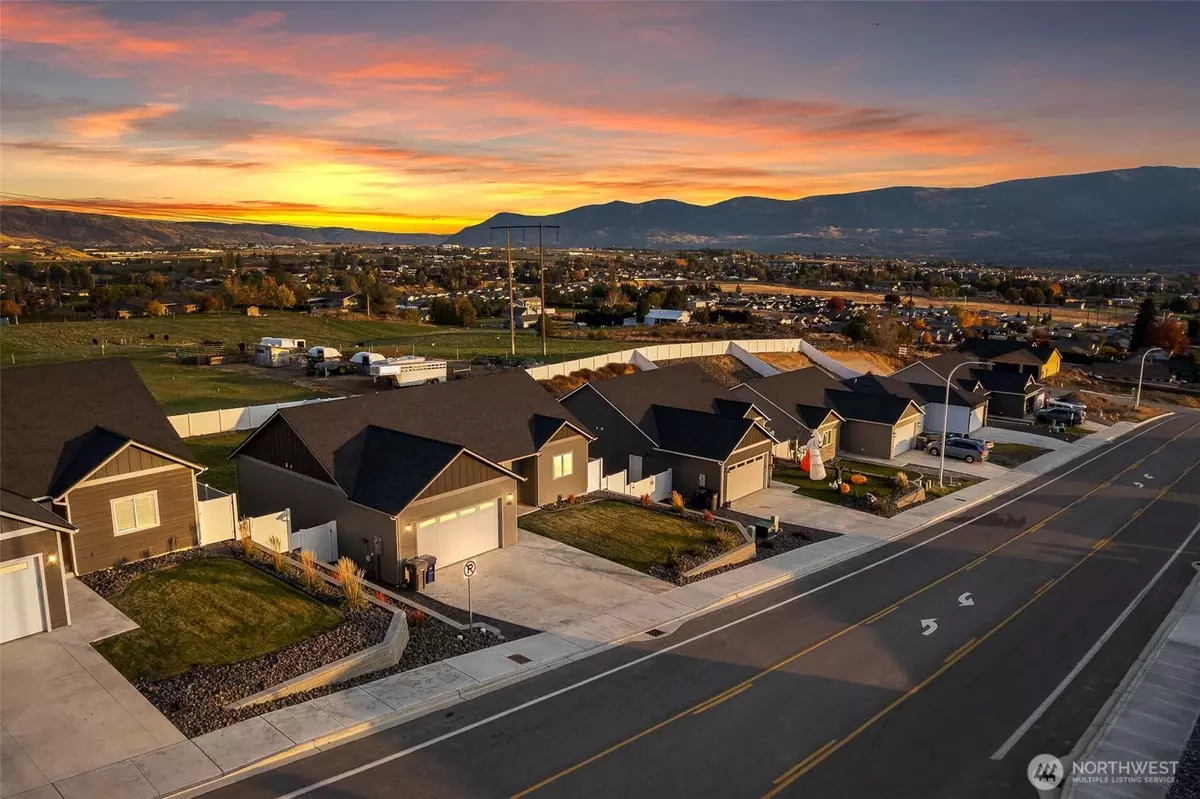 East Wenatchee, WA 98802,965 N Macaw AVE