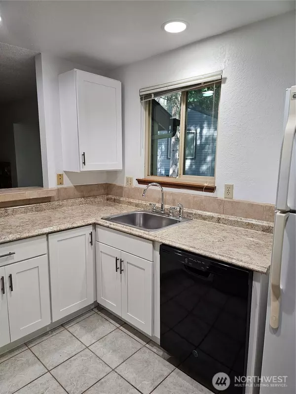 Redmond, WA 98052,14622 NE 80th #35B