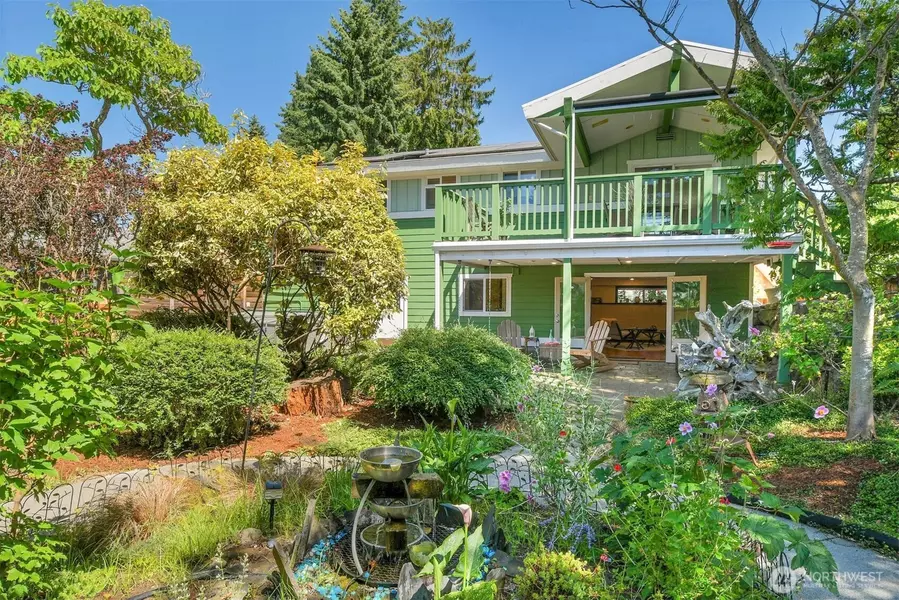 3029 50th AVE SW, Seattle, WA 98116