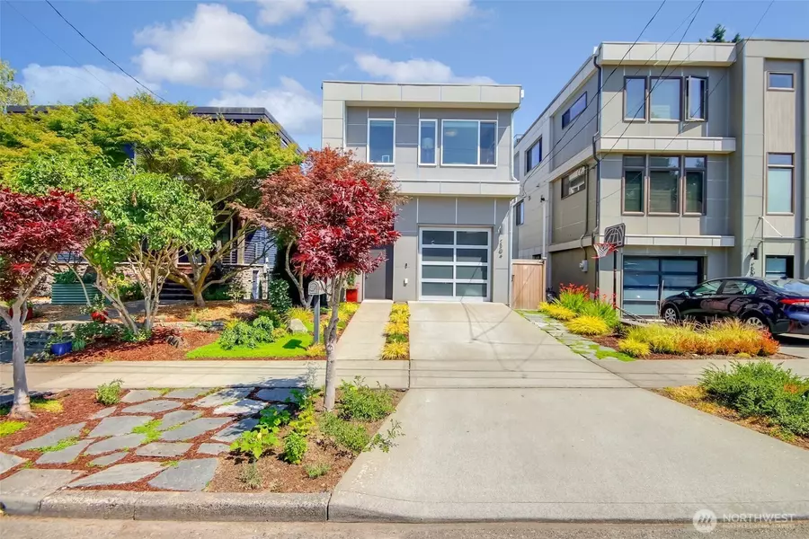 2304 Walnut AVE SW, Seattle, WA 98116