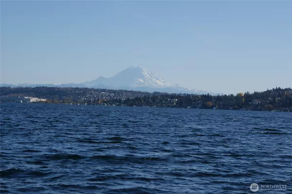 Seattle, WA 98118,9050 Seward Park AVE S #29