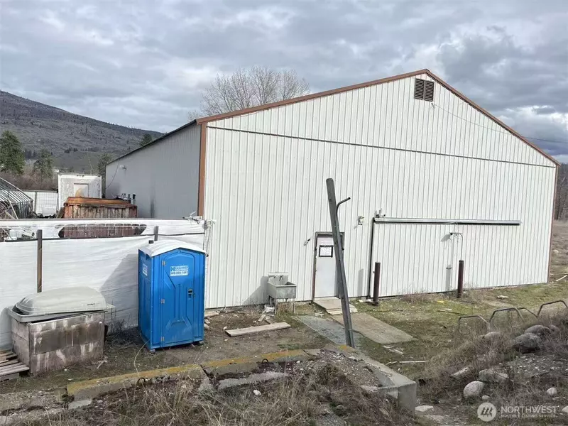 18 B Riverview RD, Omak, WA 98841