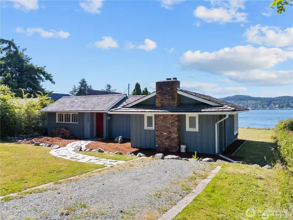 Anacortes, WA 98221,4448 South Shore Drive