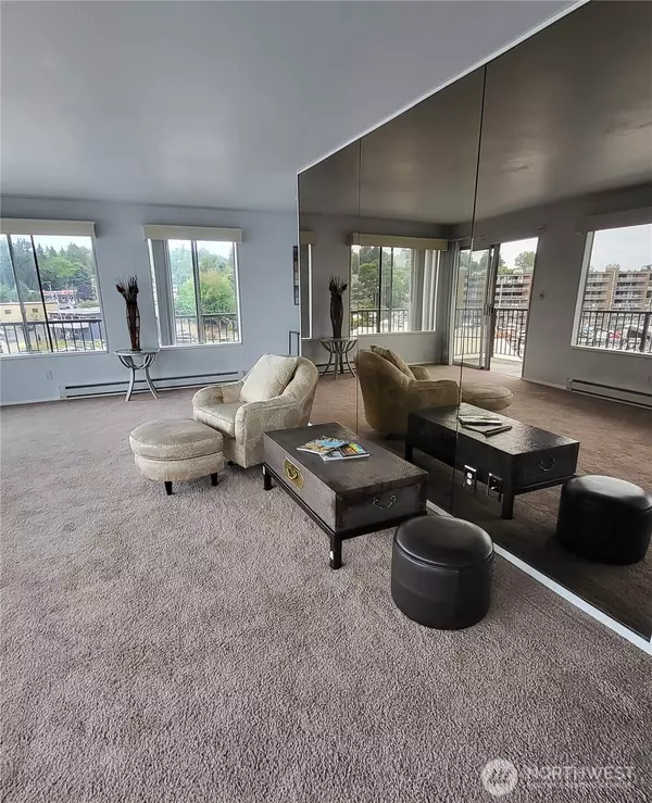 Seattle, WA 98118,9030 Seward Park AVE S #513