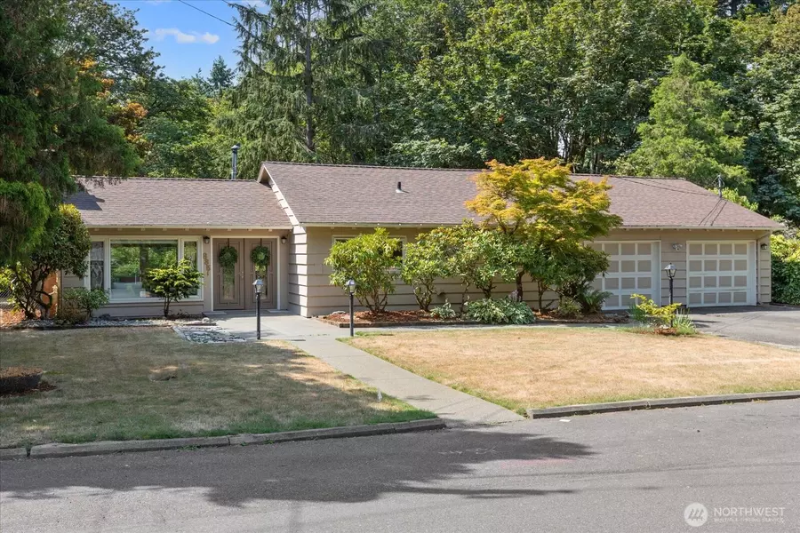 835 SW Marine View CIR, Normandy Park, WA 98166