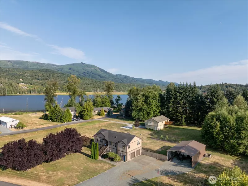 23692 Sawyer LN, Clear Lake, WA 98235