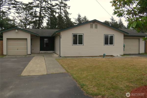 198 Octopus AVE NE, Ocean Shores, WA 98569
