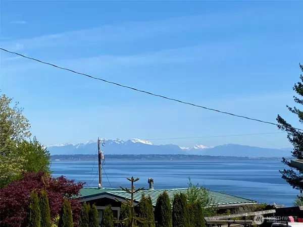 Point Roberts, WA 98281,251 Elizabeth DR