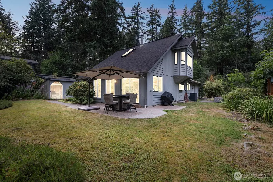 5730 Garden LN SW, Olympia, WA 98502