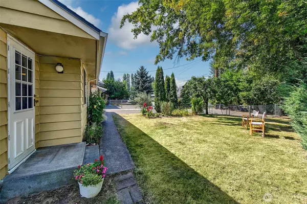 Burien, WA 98146,12102 10th AVE SW