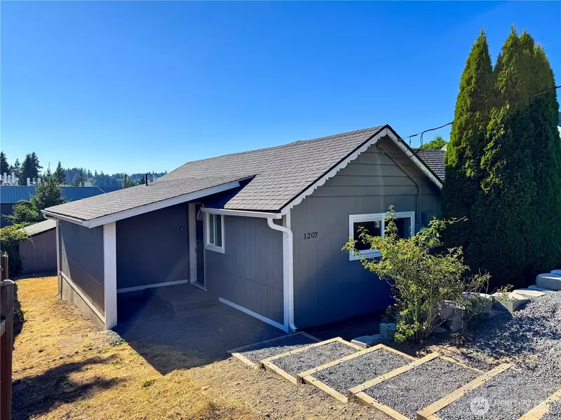 1207 N 13th AVE, Kelso, WA 98626