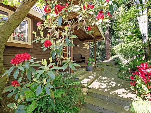 Mercer Island, WA 98040,6418 E Mercer WAY