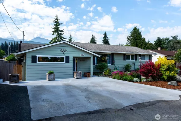324 E Hillcrest DR, Port Angeles, WA 98362