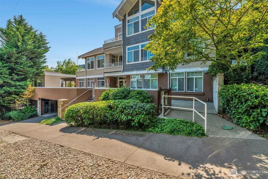 611 Highland DR #402, Seattle, WA 98109