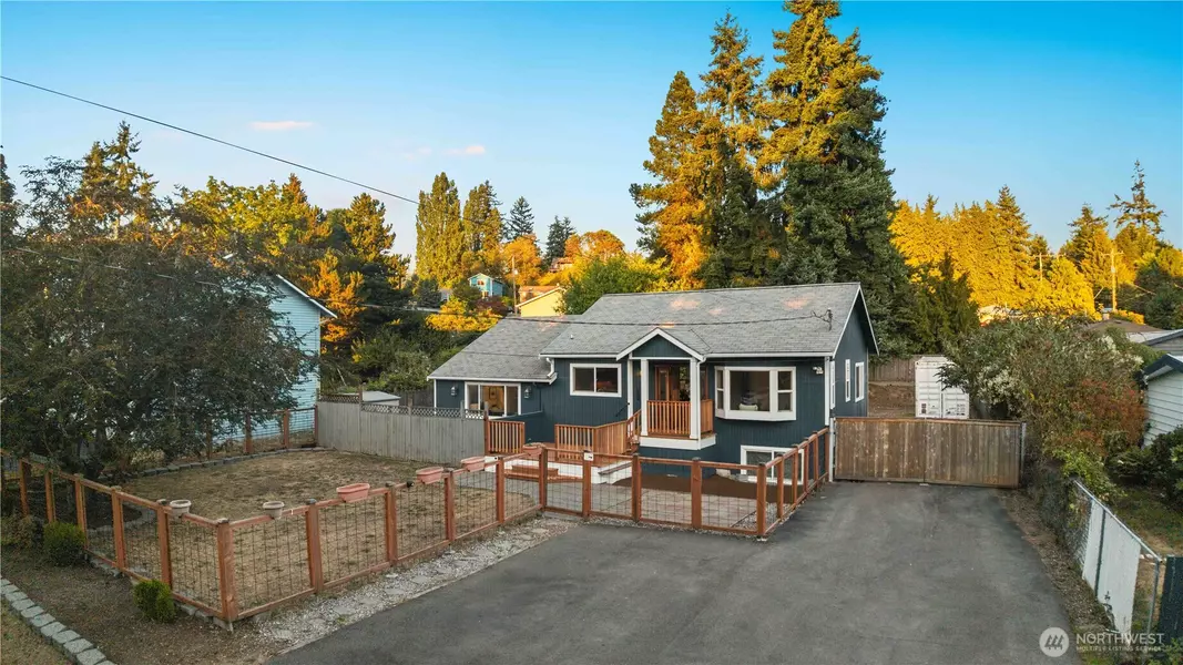 11086 25th AVE SW, Seattle, WA 98146