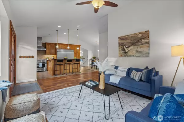 Seattle, WA 98146,11086 25th AVE SW