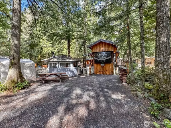 97 Riverside DR, Deming, WA 98244