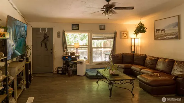 North Bend, WA 98045,15016 8668 468th AVE SE