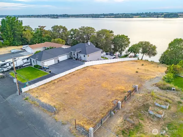 Moses Lake, WA 98837,4898 Shorecrest DR NE