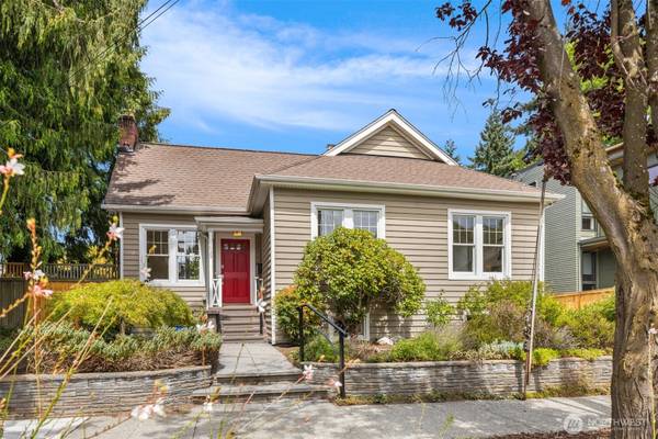 6633 Woodlawn AVE N, Seattle, WA 98103