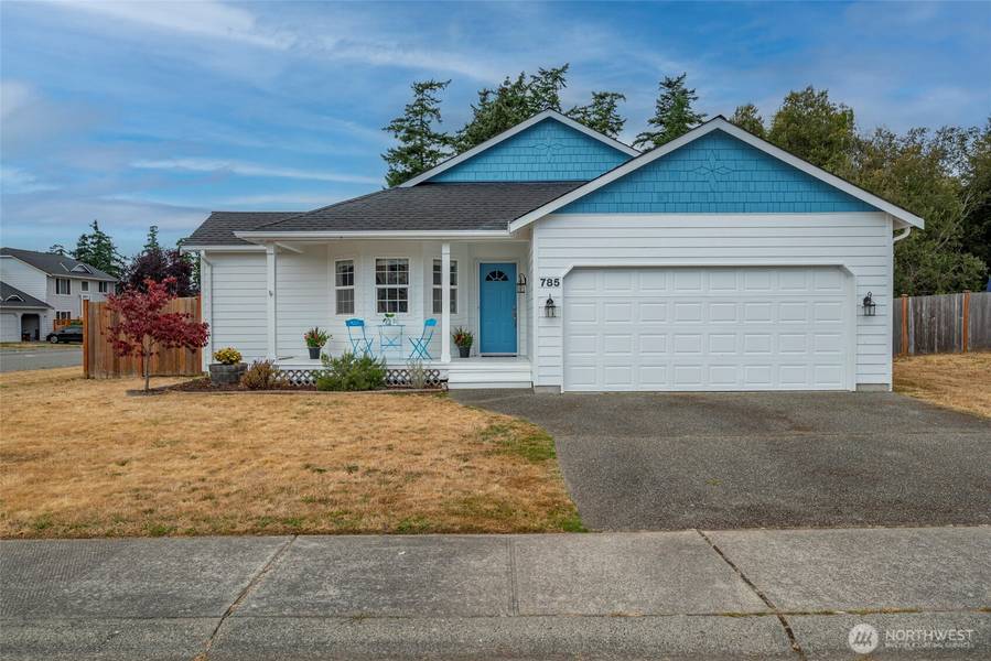 785 SW Puffin ST, Oak Harbor, WA 98277