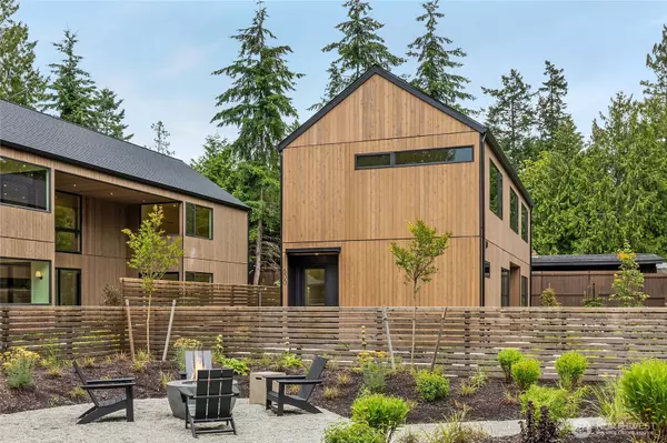 600 Park AVE NE, Bainbridge Island, WA 98110