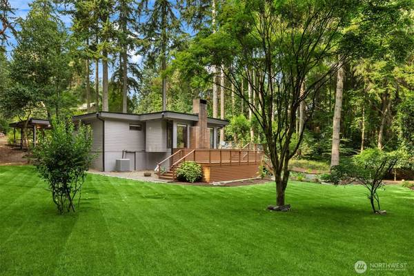 10871 Manitou Beach DR NE, Bainbridge Island, WA 98110