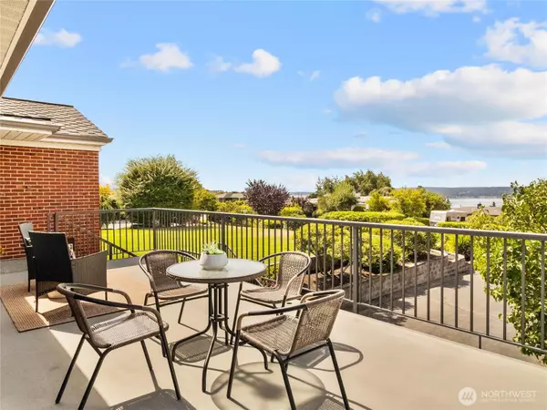 Tacoma, WA 98465,933 S Mountain View AVE