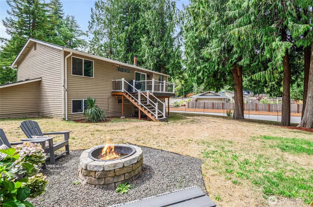 Bremerton, WA 98311,679 NE Conifer DR