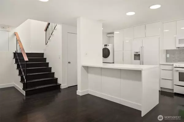 Seattle, WA 98119,202 W Olympic PL #405