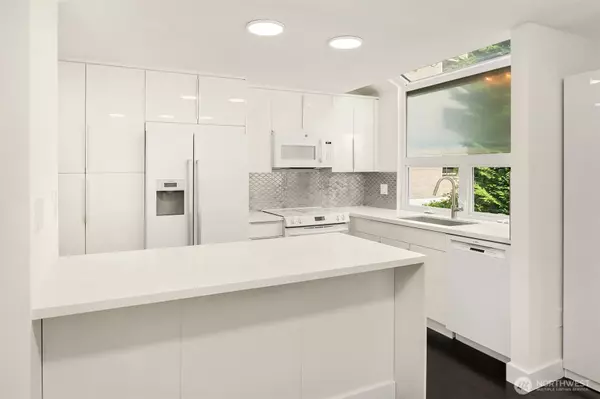 Seattle, WA 98119,202 W Olympic PL #405