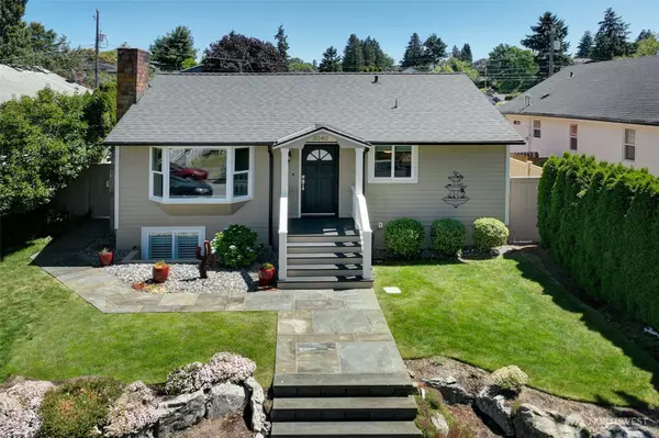 3040 48th AVE SW, Seattle, WA 98116