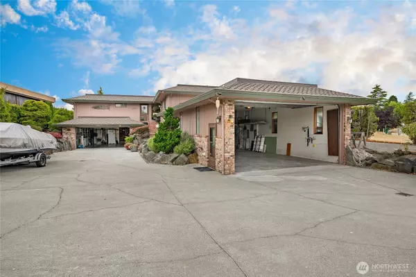 Blaine, WA 98230,5575 Coquitlam DR