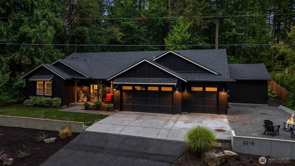 2215 W Beaver Lake Dr SE, Sammamish, WA 98075