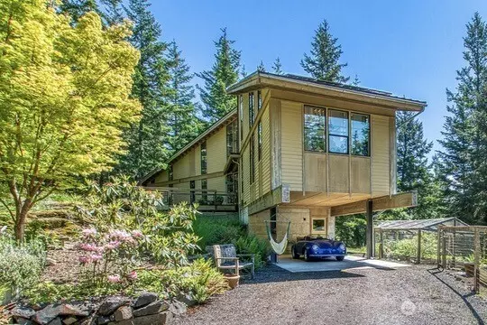 Orcas Island, WA 98279,808 Pioneer Hill RD